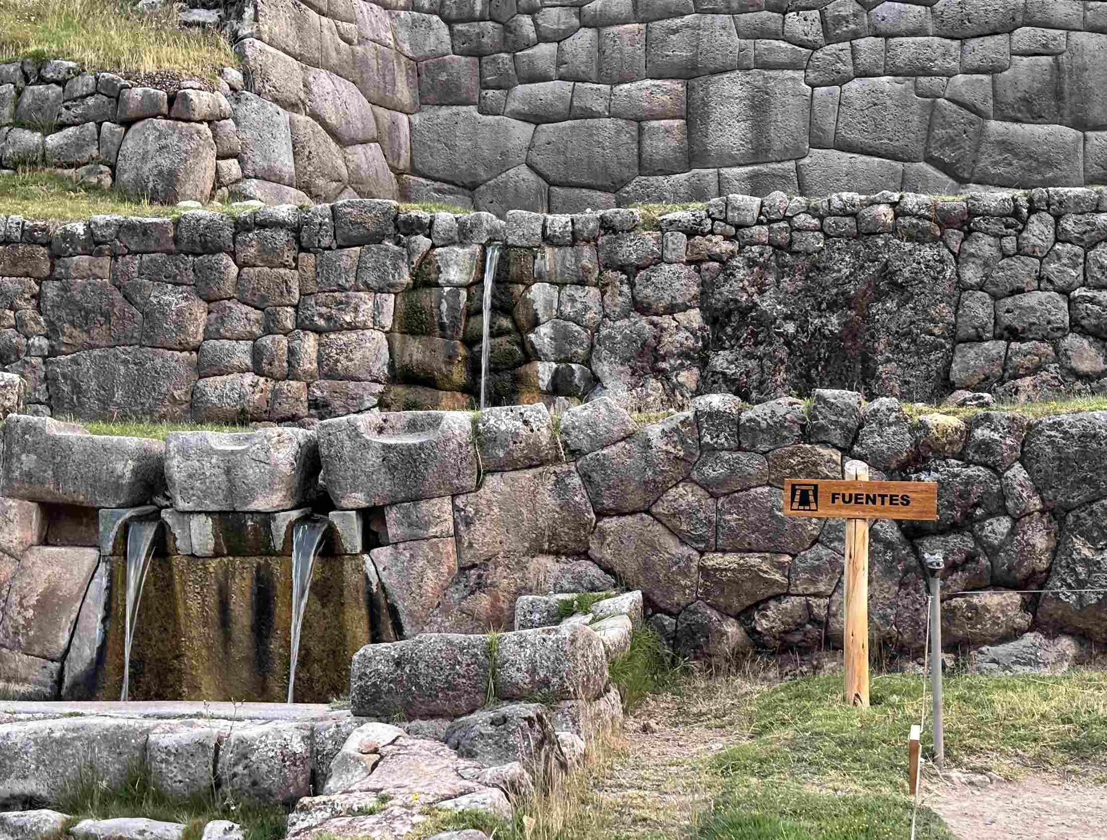 Fuentes de agua en Tambomachay